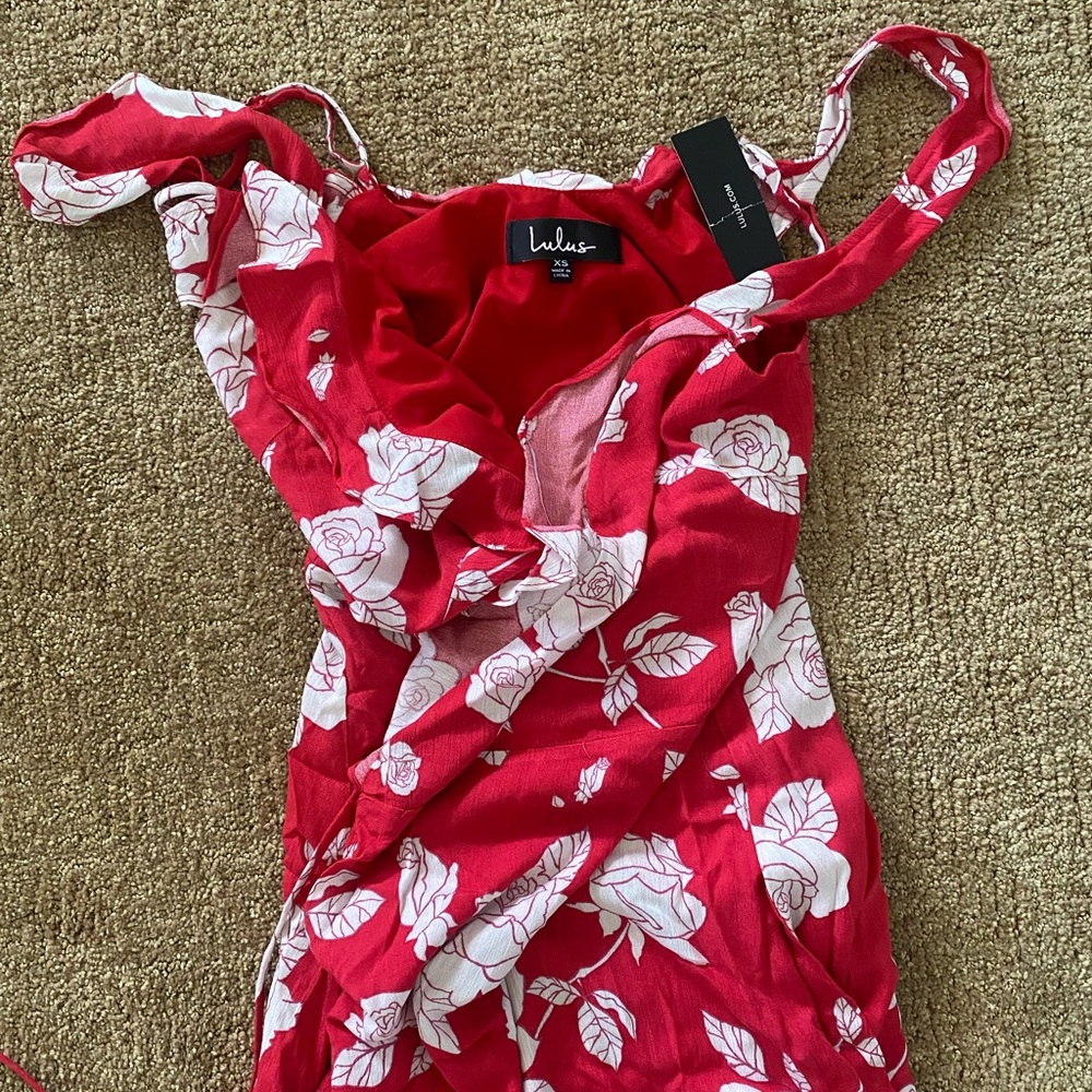 NWT Lulus Bouquet Blooms Red Floral Print Off-the-Shoulder Wrap Dress - Picture 4 of 5
